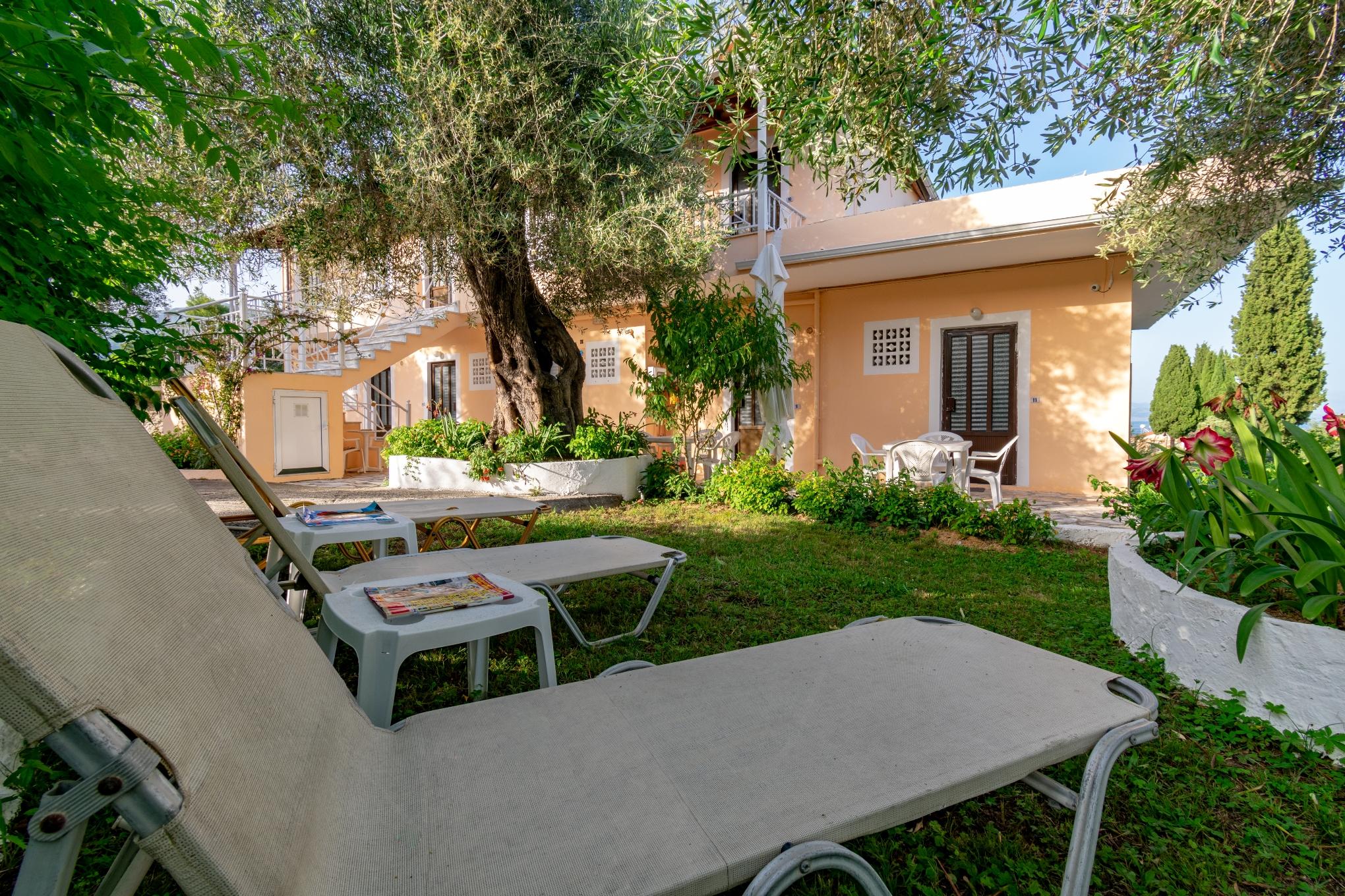 Marilena Apartments & Studios Дассия Экстерьер фото