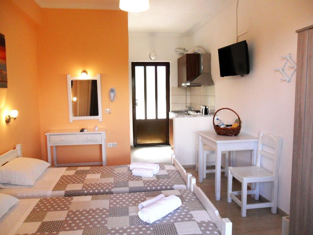 Marilena Apartments & Studios Дассия Экстерьер фото